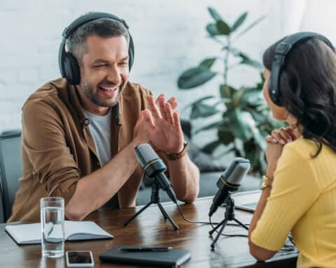 Podcast-Marketing: Wie du mit einem eigenen Podcast Geld verdienen kannst