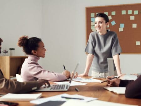 Auch in Meetings haben Mitarbeiter Erwartungen an den Arbeitgeber.